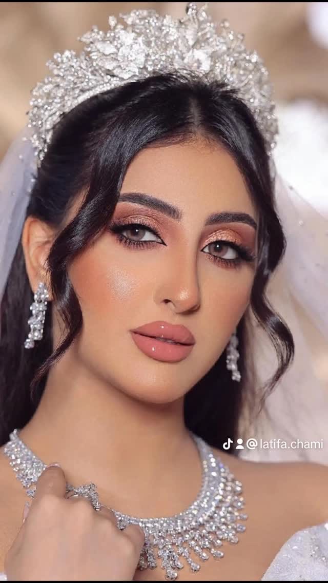 Post 1 by Latifa | Hairstylist & Makeup Artist on Instagram (video)