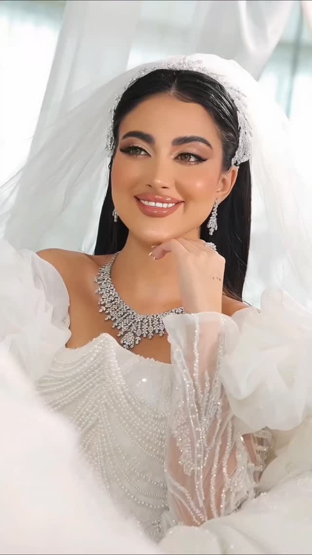 Post 5 by Latifa | Hairstylist & Makeup Artist on Instagram (video)