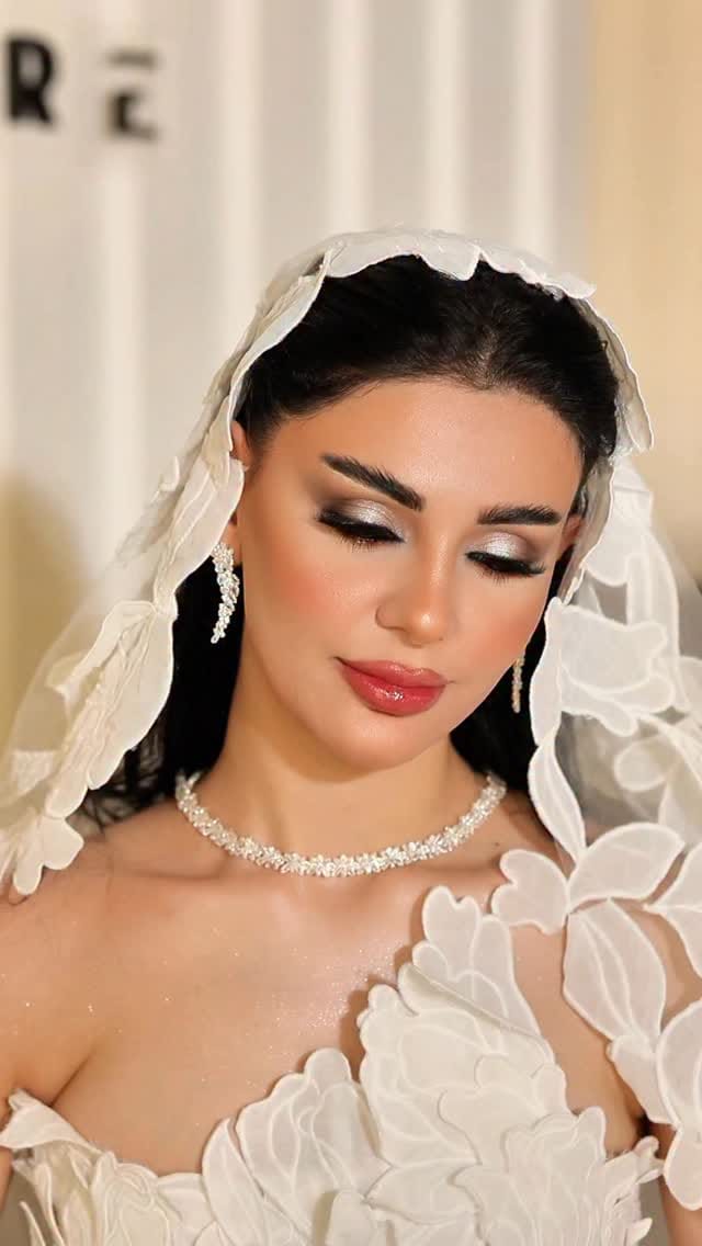 Post 9 by Latifa | Hairstylist & Makeup Artist on Instagram (video)