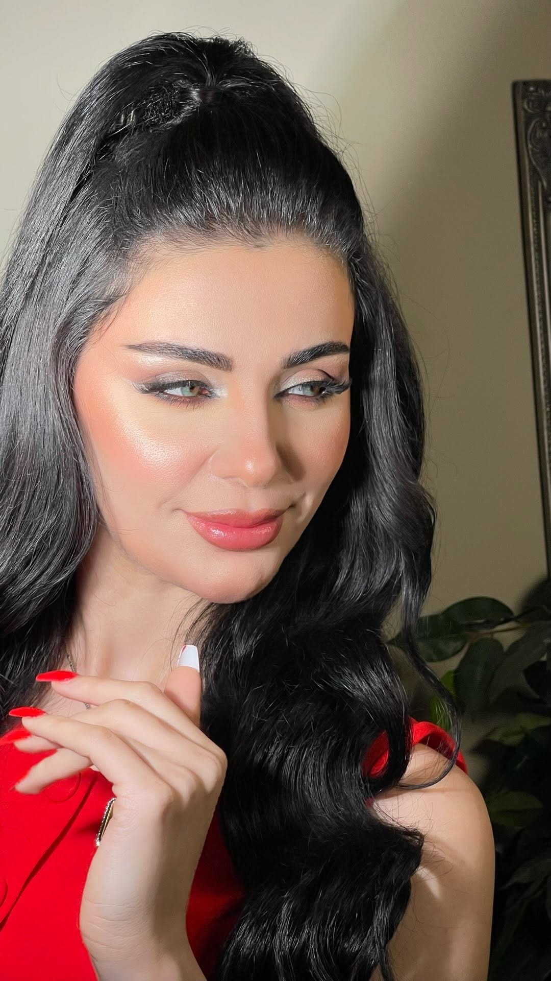 Post 10 by Latifa | Hairstylist & Makeup Artist on Instagram (video)