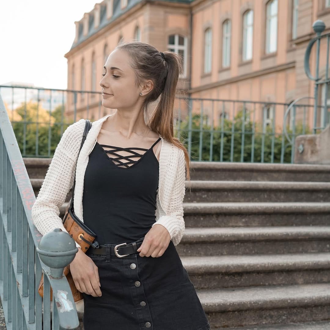 Post 5 by @marenjolie on Instagram (image)