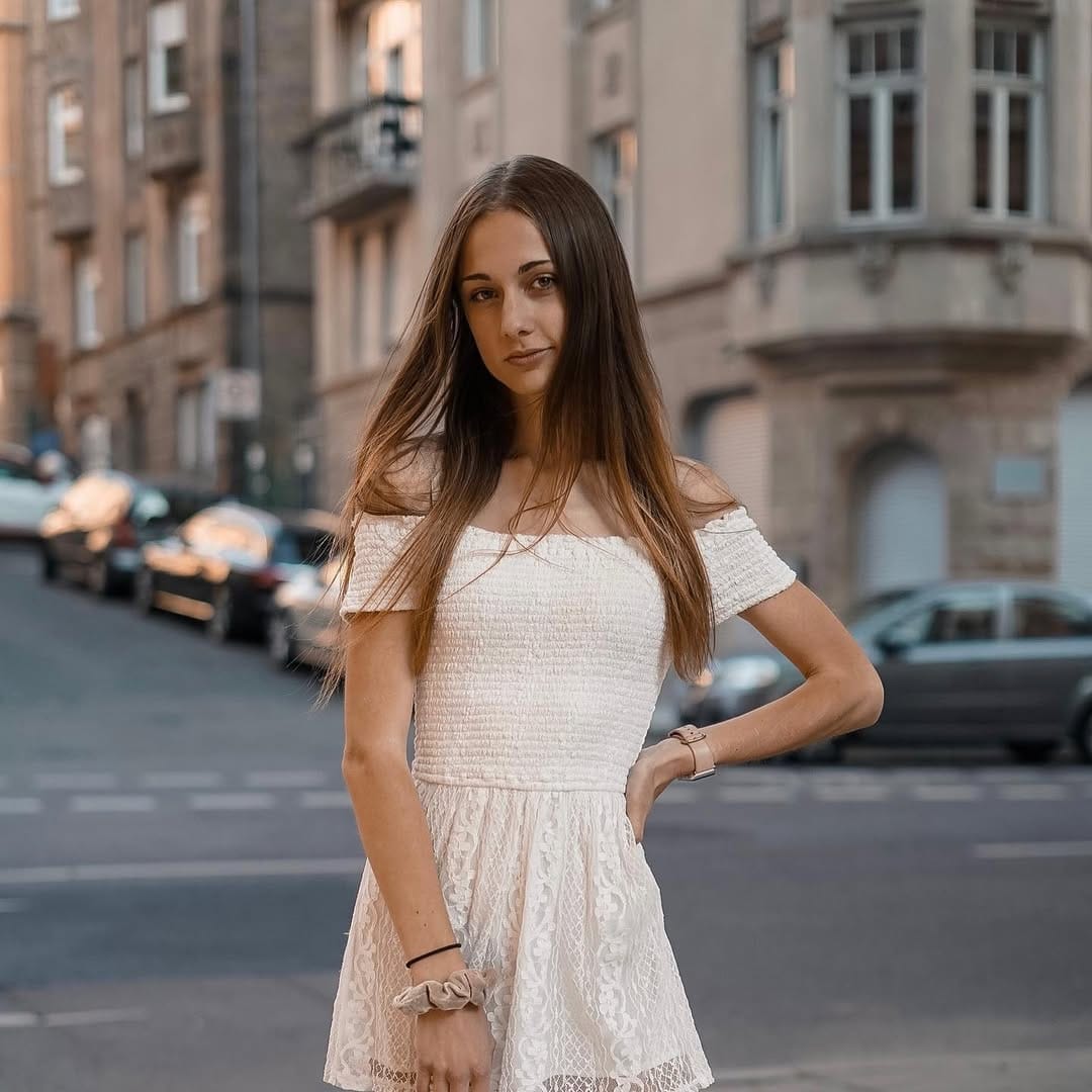 Post 4 by @marenjolie on Instagram (image)