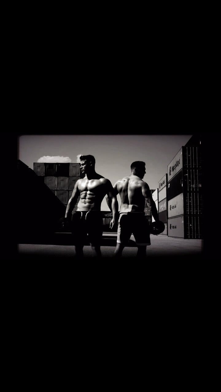 Post 5 by MGMK Brüder on Instagram (video)