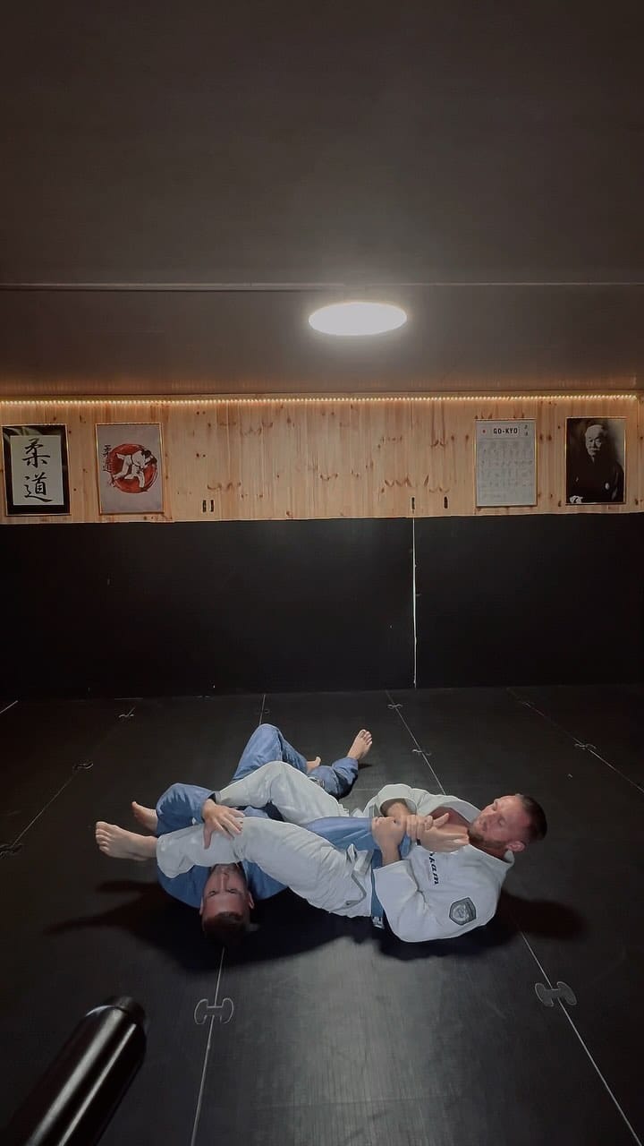 Post 7 by MGMK Brüder on Instagram (video)