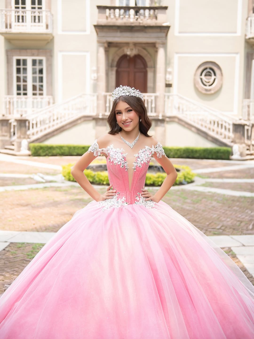 Post 3 by Vestidos Para Tus XV on Instagram (carousel)