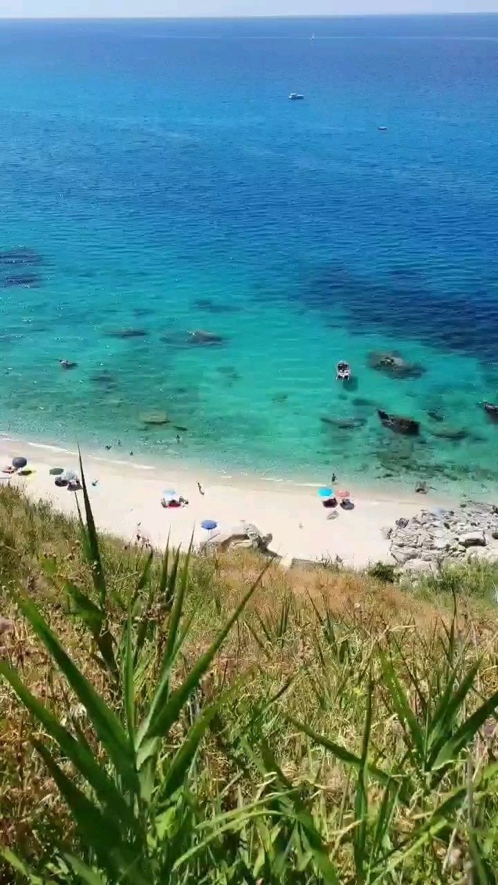 Post 3 by Foto Grapher on Instagram (video)