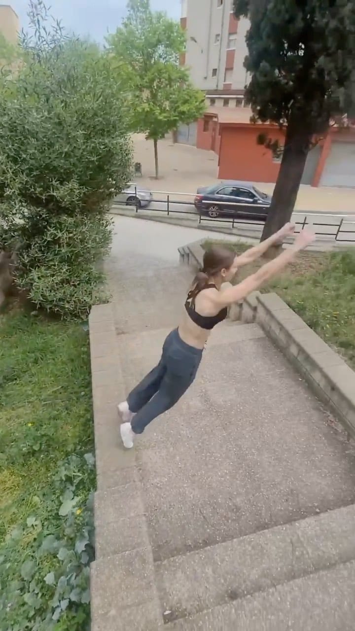 Post 6 by Tenkeri on Instagram (video)