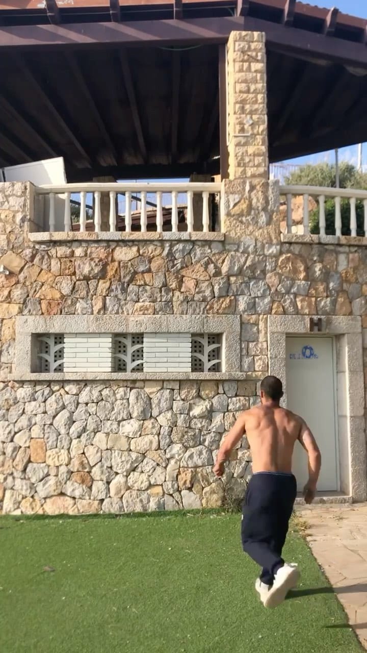 Post 7 by Tenkeri on Instagram (video)
