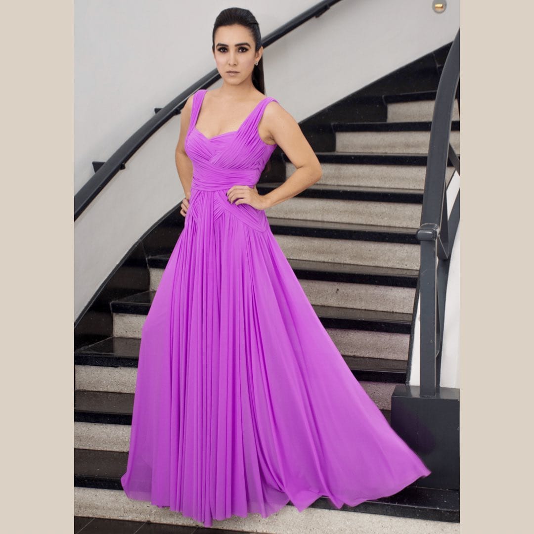 Post 3 by Renta de vestidos on Instagram (image)