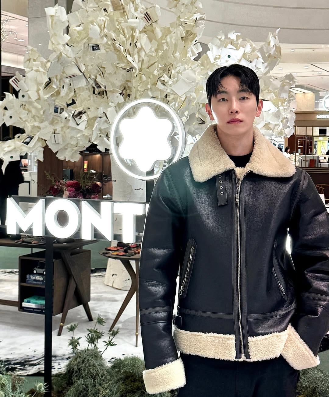 Post 4 by 최용현 on Instagram (carousel)