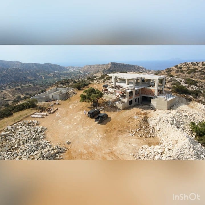 Post 4 by Bela Samuel Burgemeister on Instagram (video)