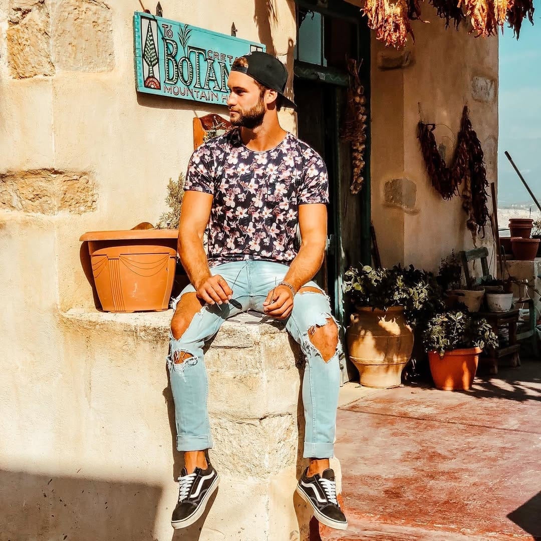 Post 7 by Bela Samuel Burgemeister on Instagram (image)