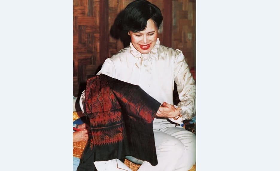 Post 2 by THAI SILK PAVAOFFICIAL on Instagram (image)