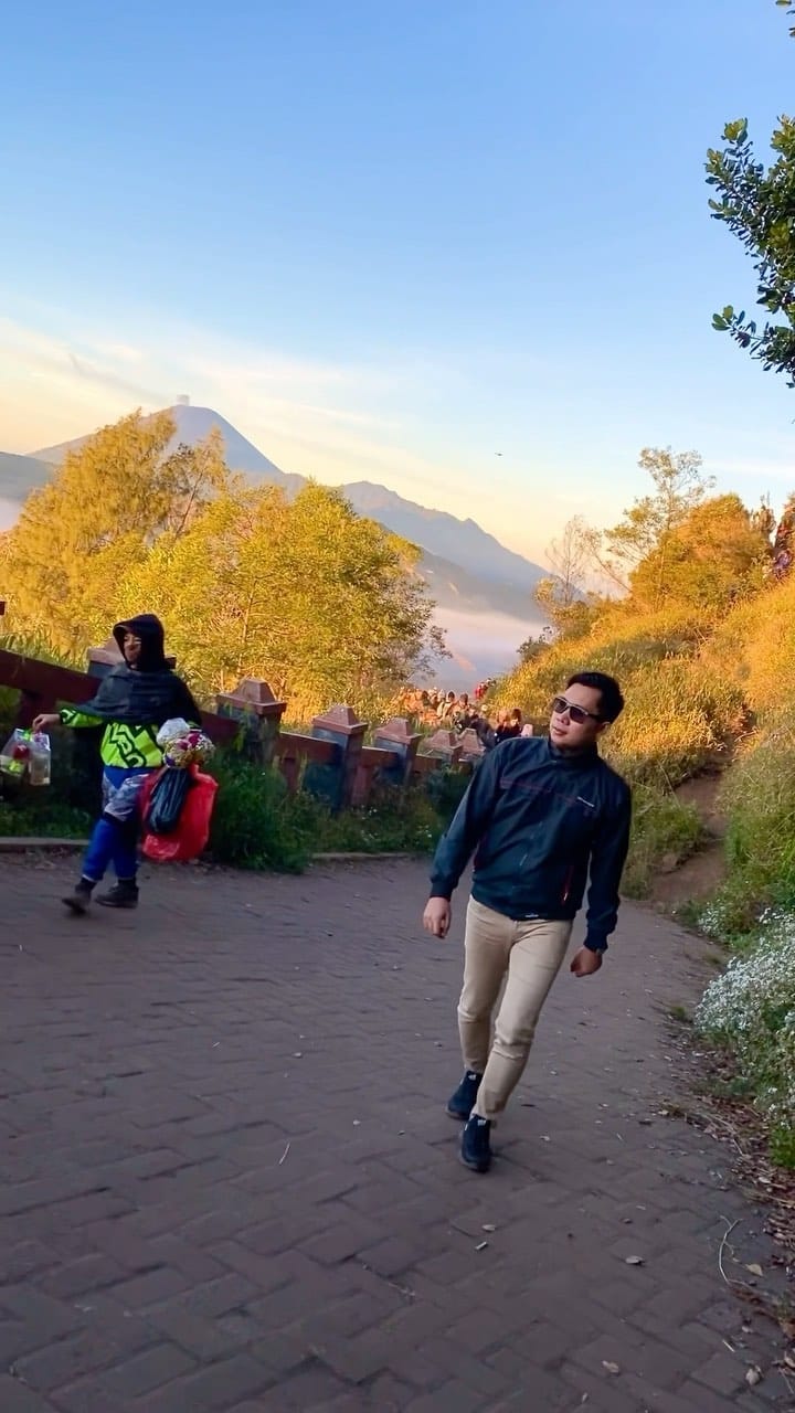 Post 8 by Anwar syariff on Instagram (video)
