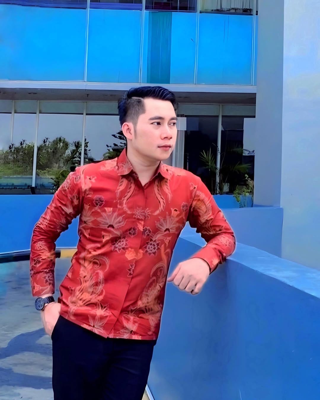 Post 2 by Anwar syariff on Instagram (image)
