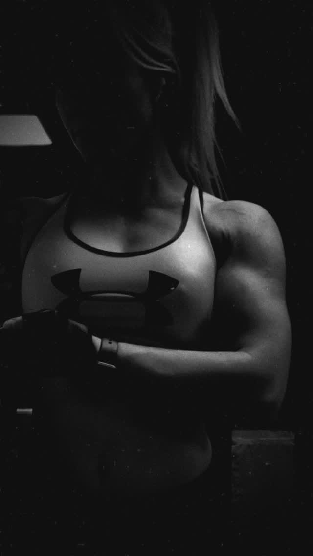 Post 1 by 𝔻𝕖𝕟𝕚𝕤𝕖 𝔾𝕣ü𝕟𝕨𝕒𝕝𝕕 on Instagram (video)