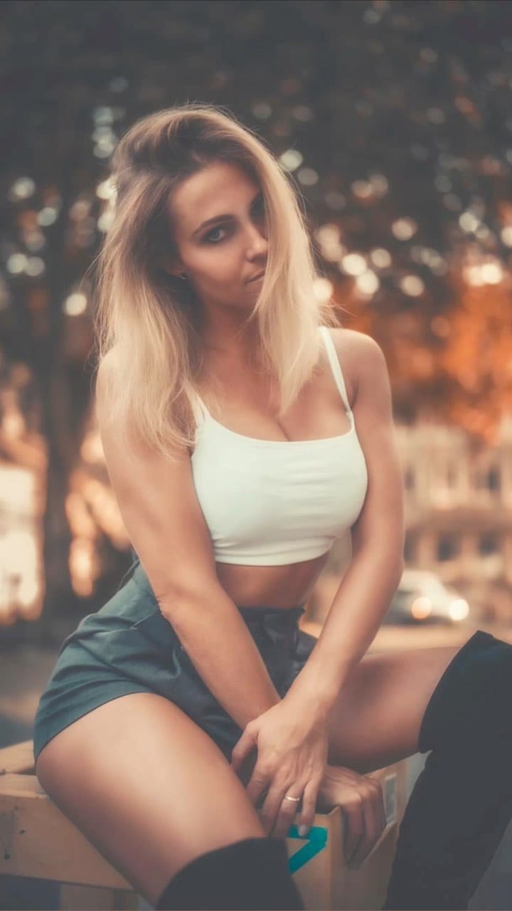 Post 10 by 𝔻𝕖𝕟𝕚𝕤𝕖 𝔾𝕣ü𝕟𝕨𝕒𝕝𝕕 on Instagram (video)
