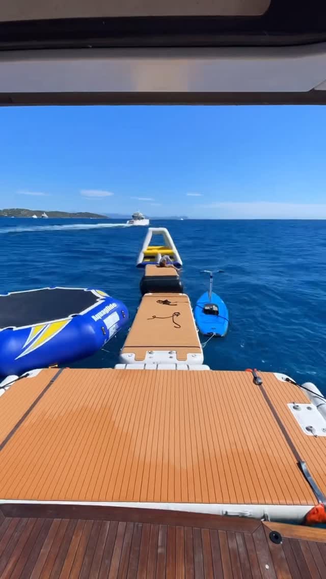 Post 7 by AVART LUXURY SEA TOYS on Instagram (video)