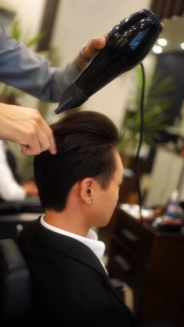 Post 9 by khero saloon on Instagram (video)