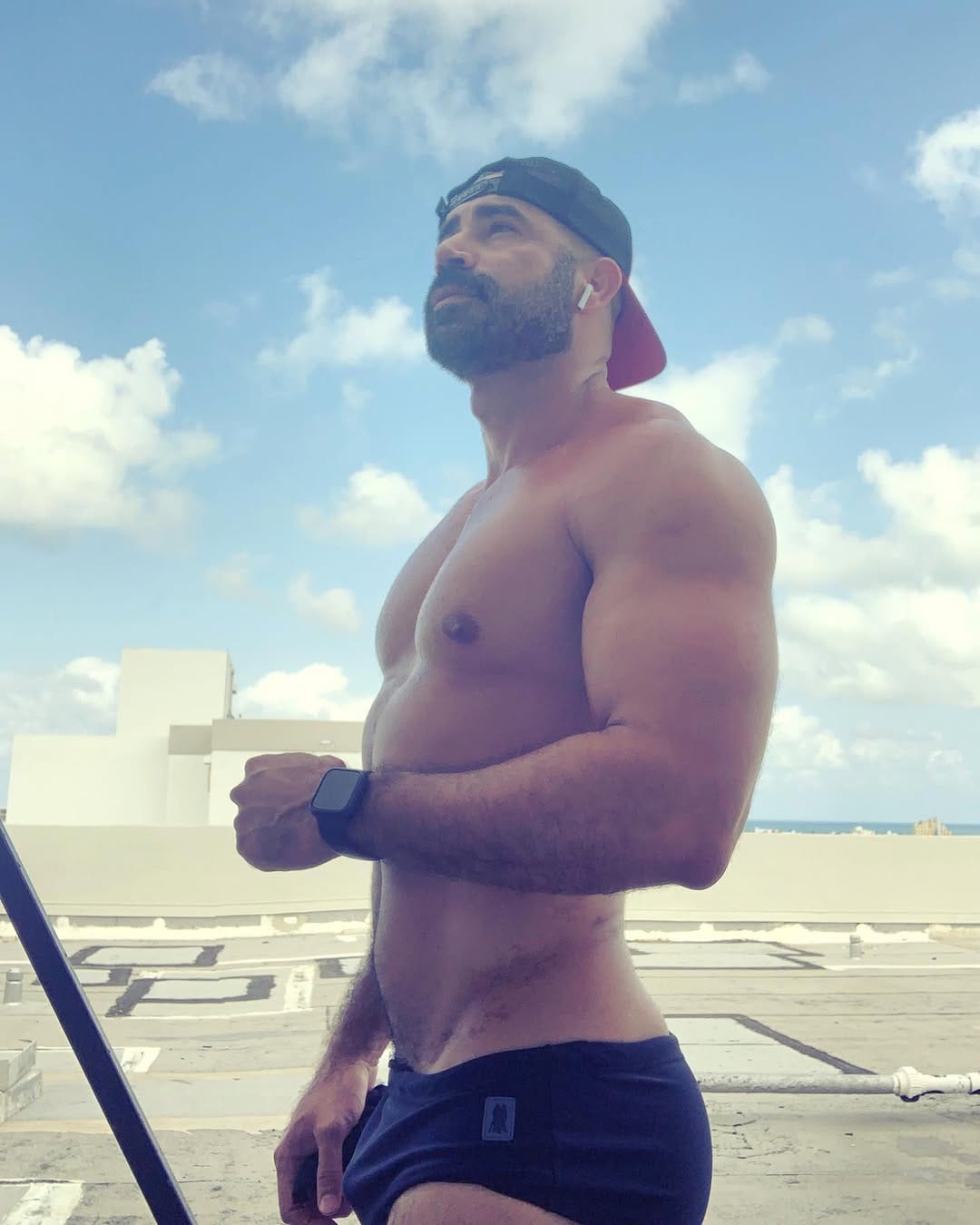 Post 9 by Minardo Vega on Instagram (image)