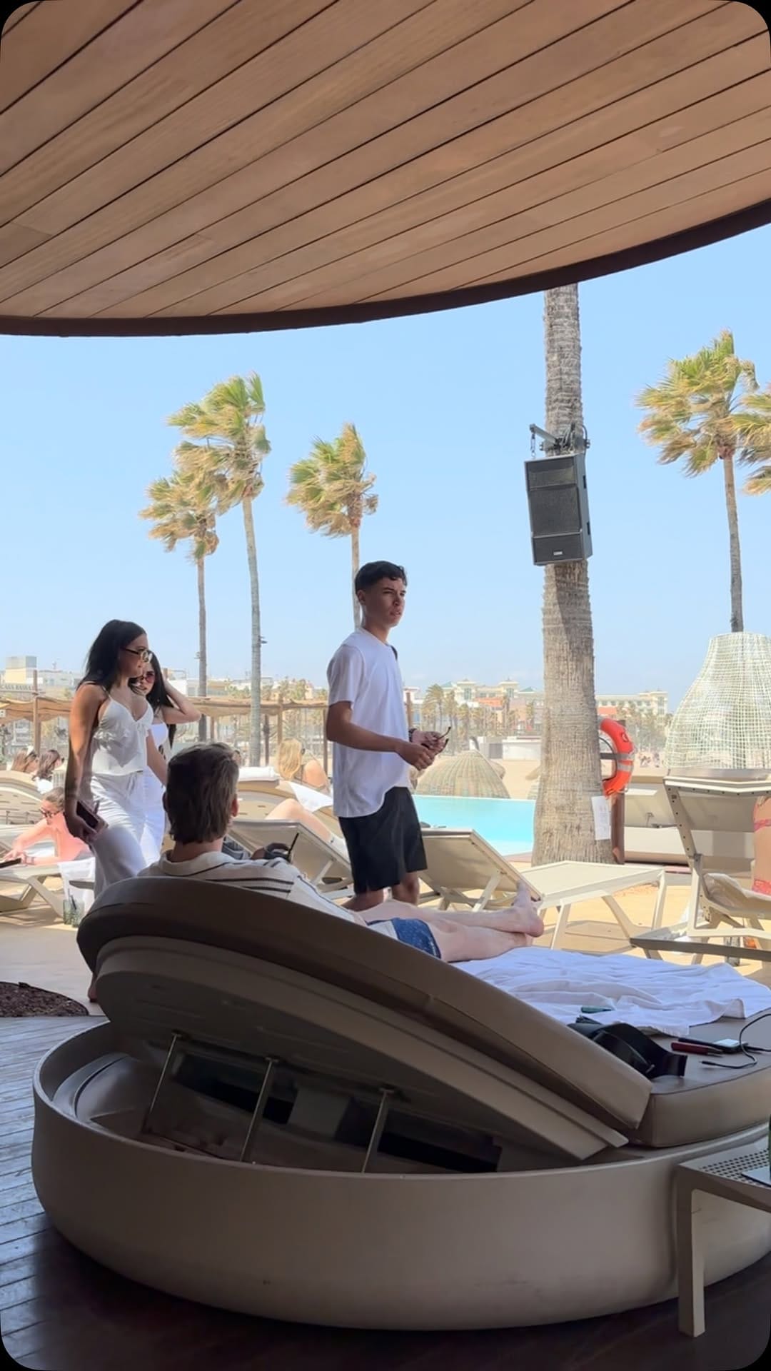 Post 4 by Toni Barragán on Instagram (video)