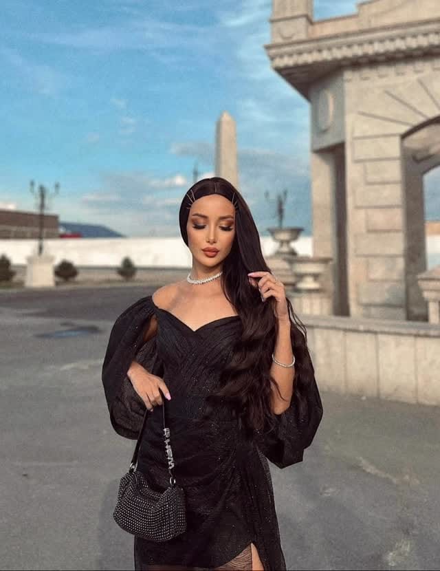 Post 5 by Երեկոյան զգեստների վարձույթ on Instagram (video)
