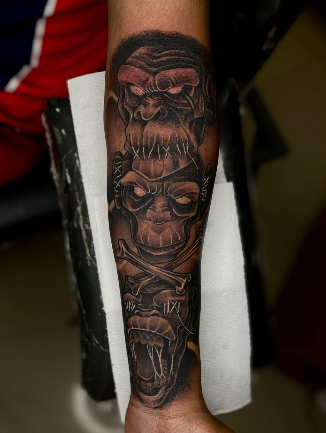 Post 10 by Ale Tattooart on Instagram (carousel)