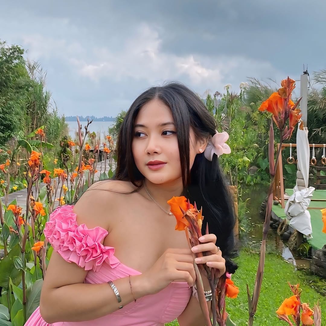 Post 1 by Cleita Ariella Diandra 🌜 on Instagram (carousel)