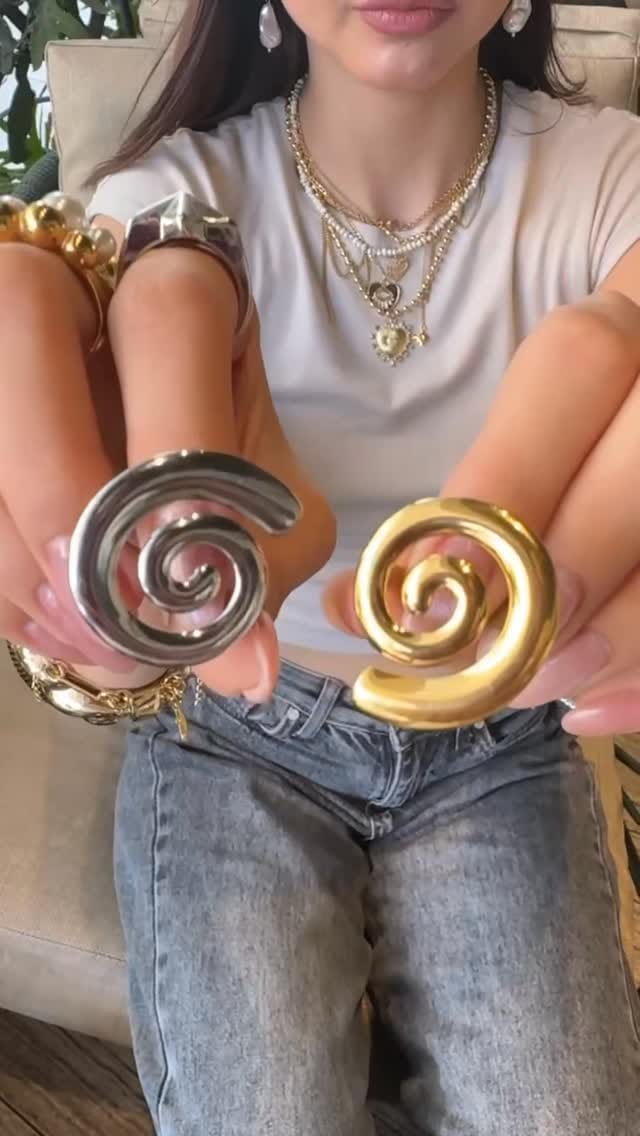 Post 10 by Escarlatajewelry on Instagram (video)