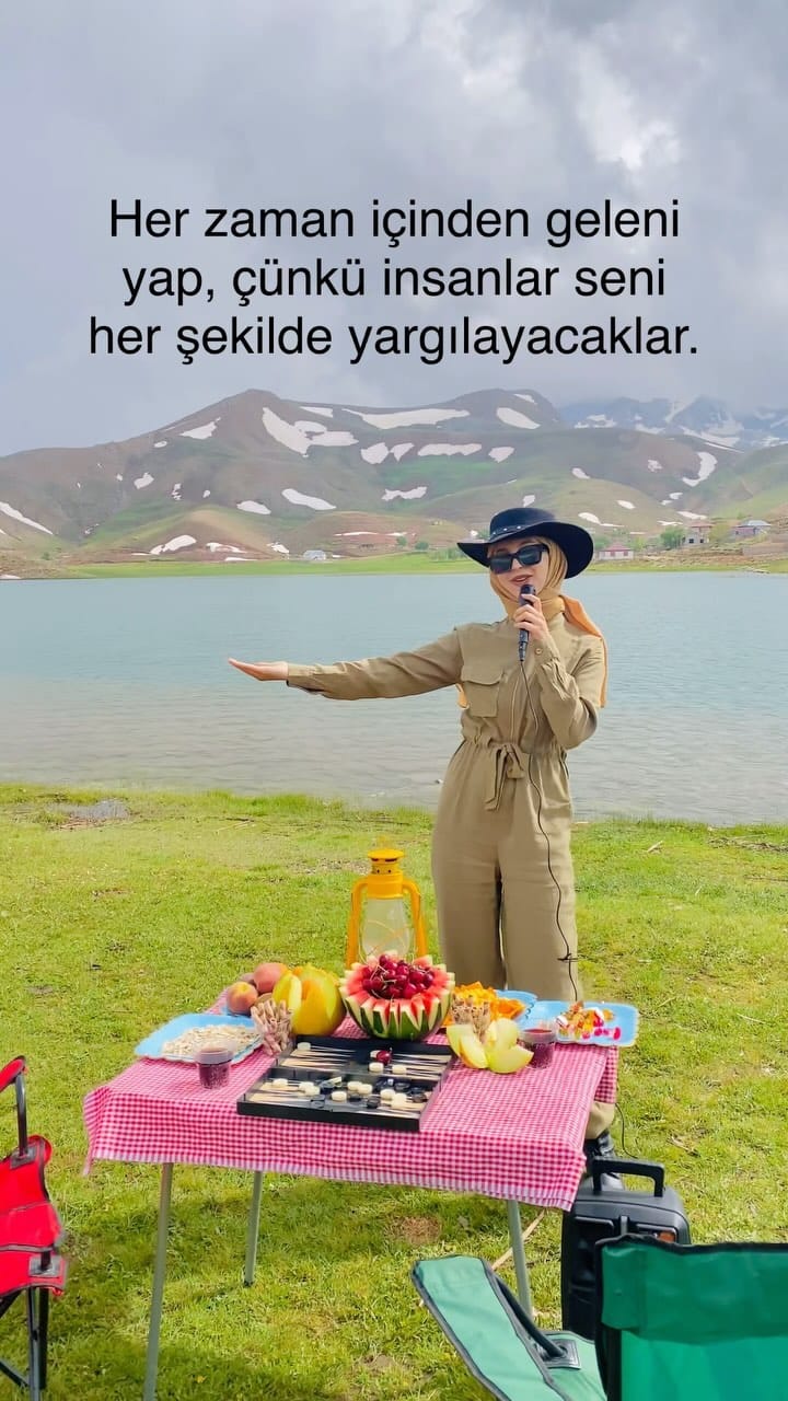 Post 10 by Özge Yazkan on Instagram (video)