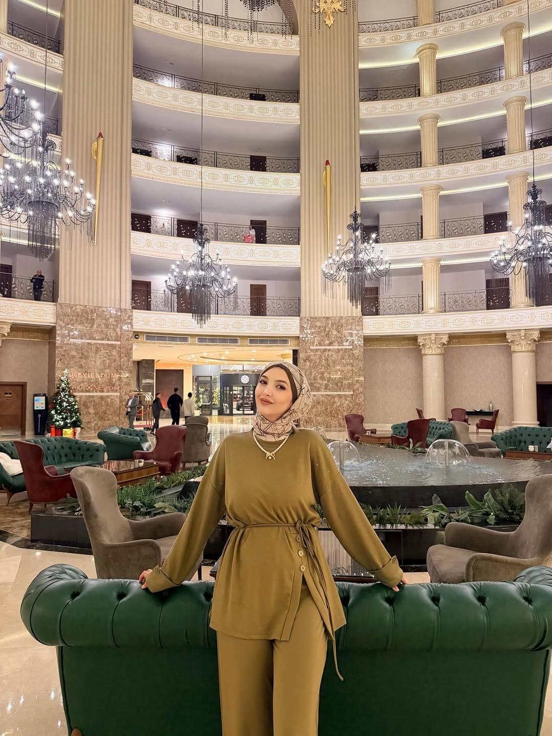 Post 4 by Özge Yazkan on Instagram (carousel)