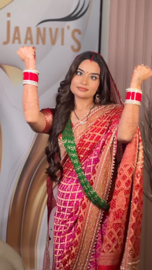 Post 1 by Jaanvi Samnani 🧿| Bridal makeup artist Gandhidham on Instagram (video)