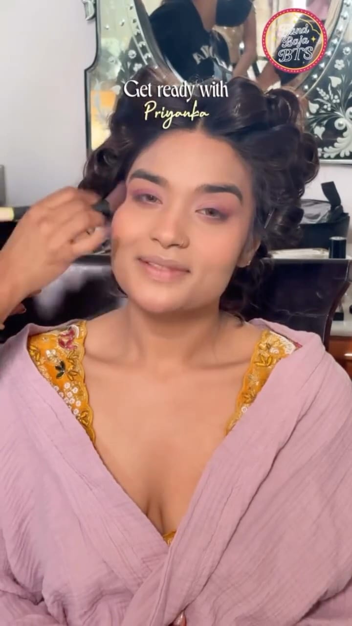 Post 5 by Jaanvi Samnani 🧿| Bridal makeup artist Gandhidham on Instagram (video)
