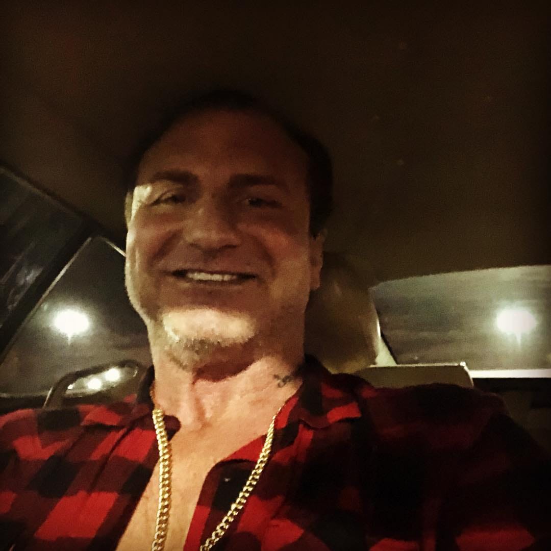 Post 6 by Robert Paris on Instagram (image)