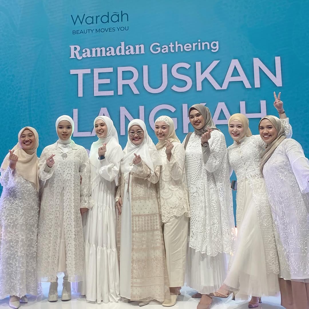 Post 5 by Elsa Maharani on Instagram (carousel)