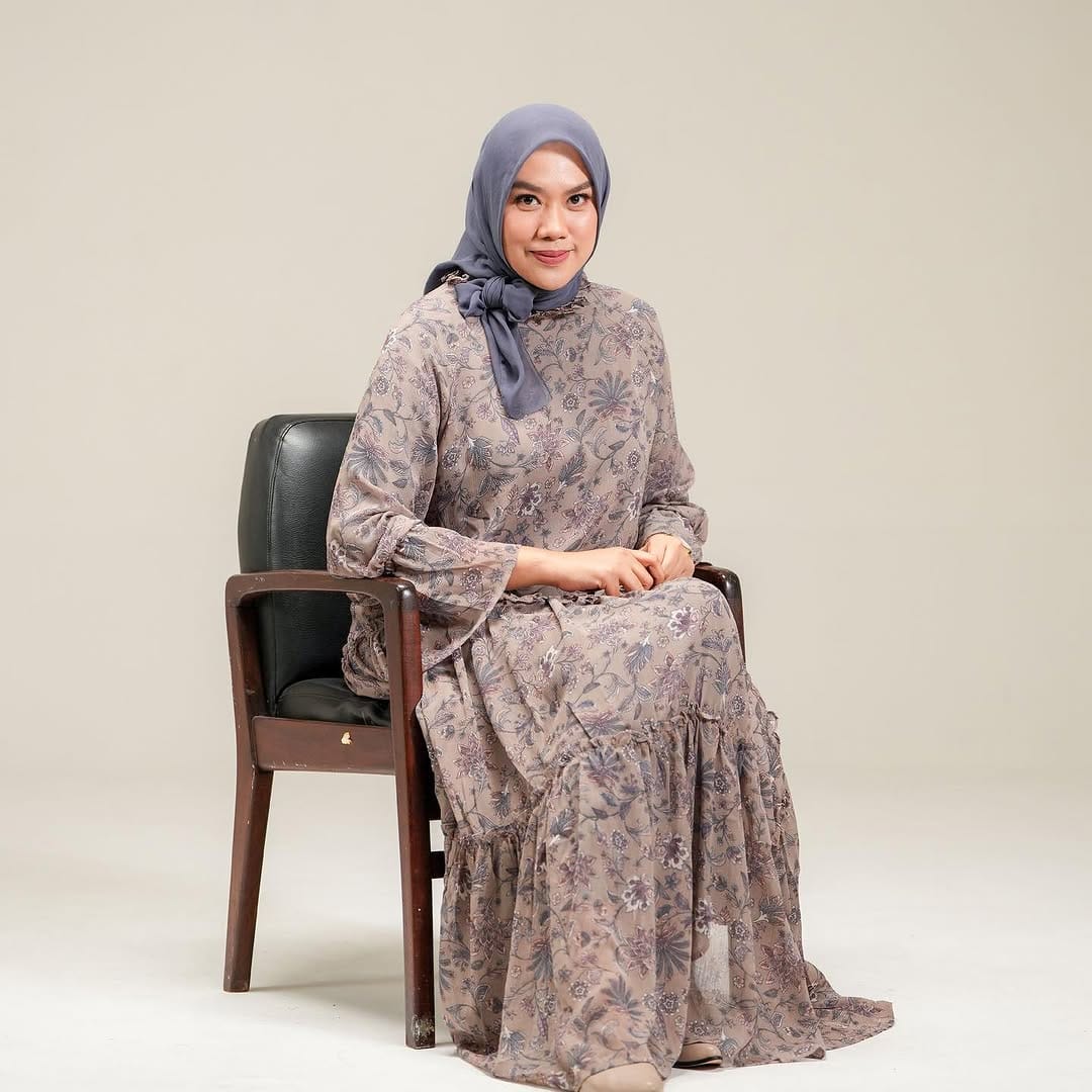 Post 7 by Elsa Maharani on Instagram (image)