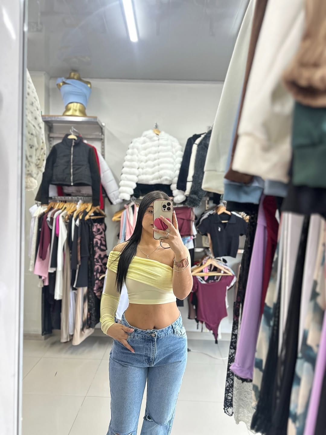Post 6 by Believe Shop on Instagram (carousel)
