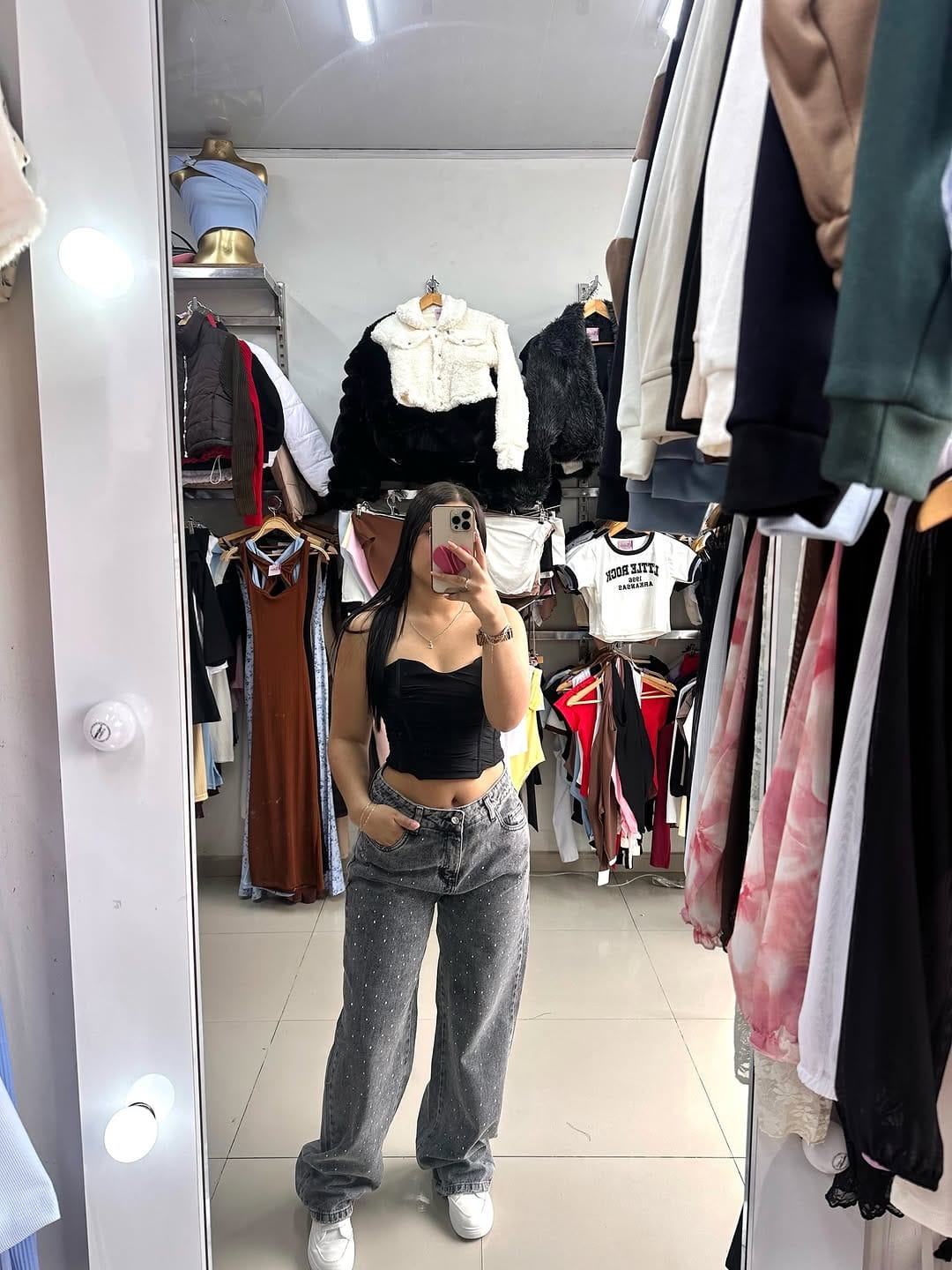 Post 5 by Believe Shop on Instagram (carousel)