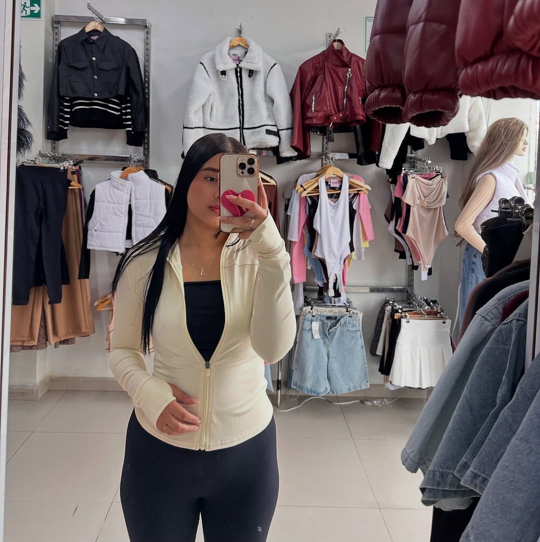 Post 2 by Believe Shop on Instagram (carousel)