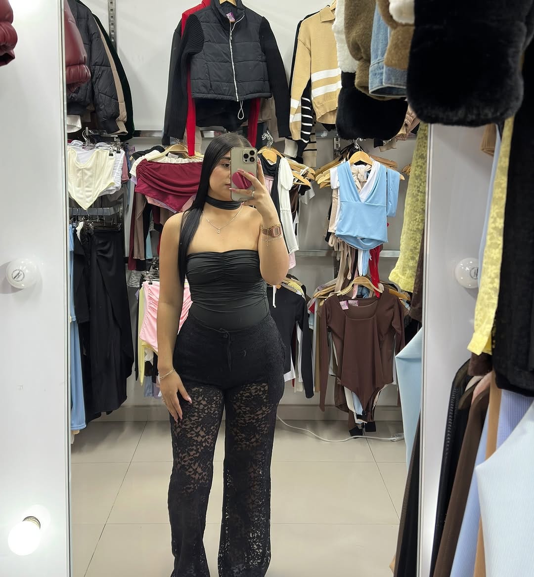 Post 10 by Believe Shop on Instagram (carousel)