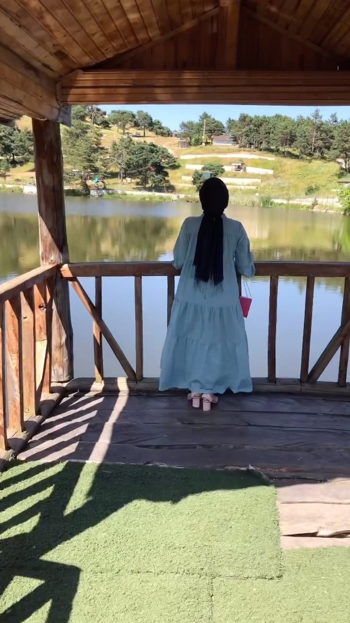 Post 6 by Tesettür-Elbise-Ferace on Instagram (video)
