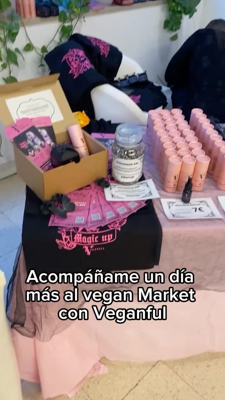 Post 1 by Violette Vela | MAQUILLADORA VEGANA on Instagram (video)