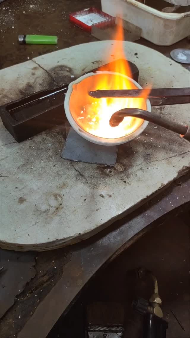 Post 1 by Karalar Kuyumculuk on Instagram (video)