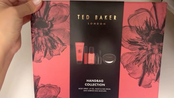 Post 1 by Kosmetika Parfum SEPHORA on Instagram (video)