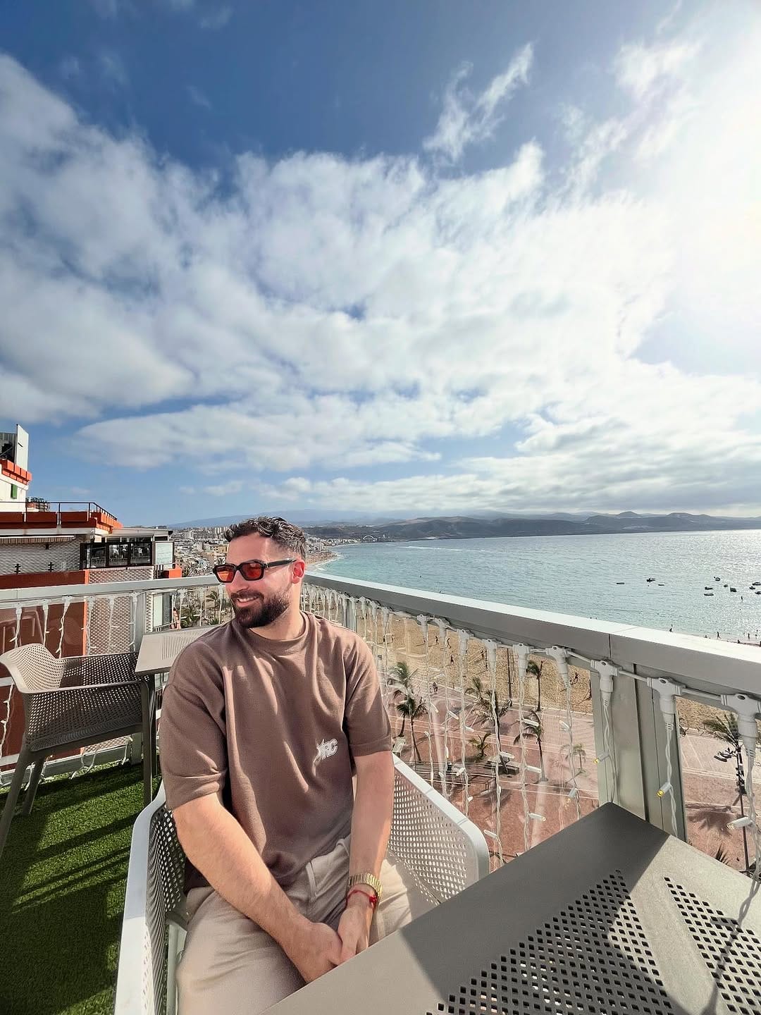 Post 1 by NELSON NOBEL on Instagram (image)