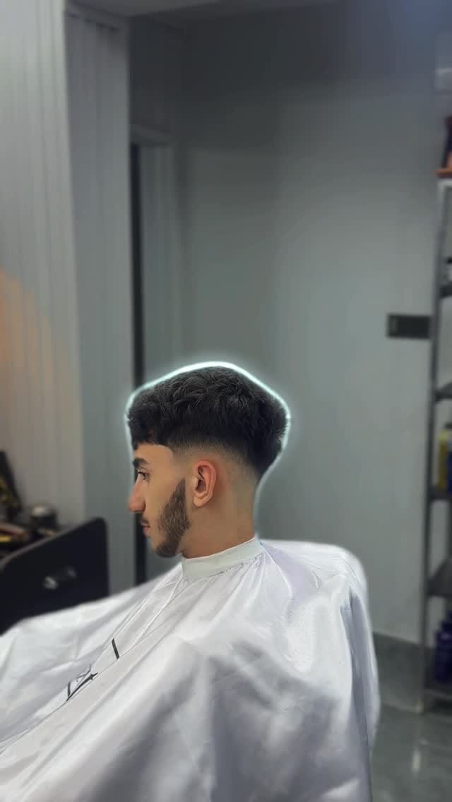 Post 6 by VEYSEL MUTLU EXCLUSIVE HAİR on Instagram (video)