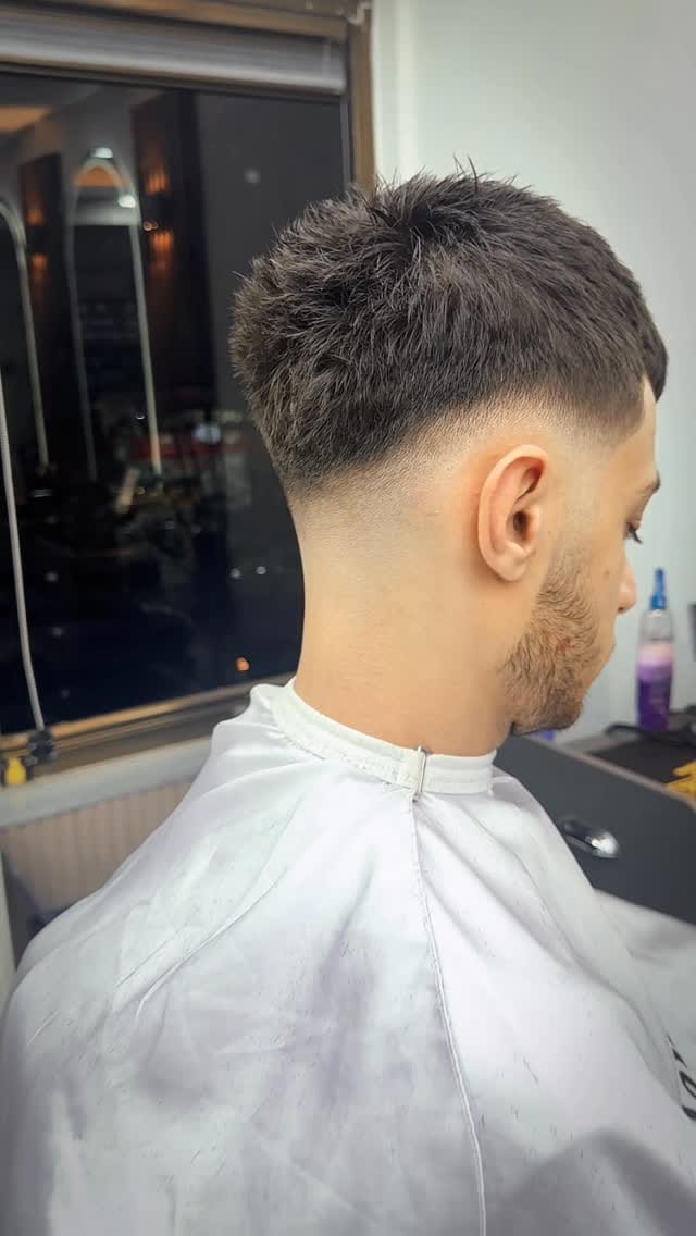 Post 1 by VEYSEL MUTLU EXCLUSIVE HAİR on Instagram (video)