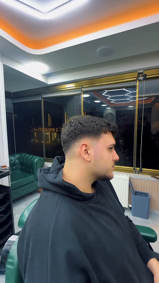 Post 8 by VEYSEL MUTLU EXCLUSIVE HAİR on Instagram (video)
