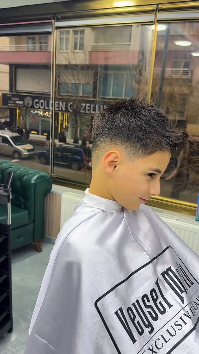 Post 2 by VEYSEL MUTLU EXCLUSIVE HAİR on Instagram (video)