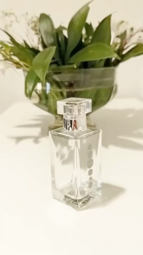 Post 9 by ESSENS ПАРФЮМИ БАДИ КИЇВ on Instagram (video)